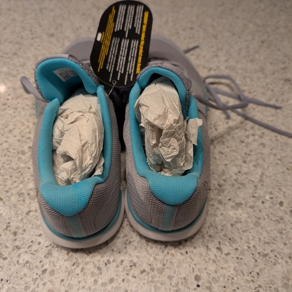 Reebok Gray and Blue Athletic Shoes - Picture 4 of 4